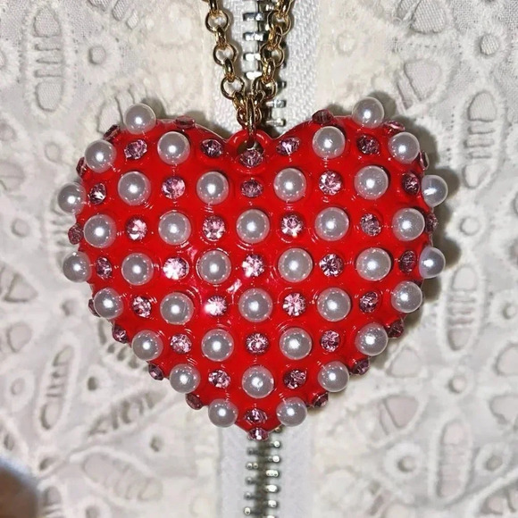Betsey Johnson Faux Pearl & Pink Rhinestone Red Heart Necklace - Picture 4 of 9